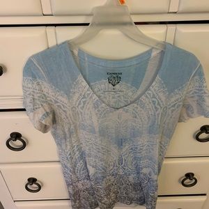 Size medium blue graphic Express tee!